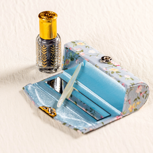 Natural Arabic Kohl – الكحل الأثمد الطبيعي (مع مرود صدف)